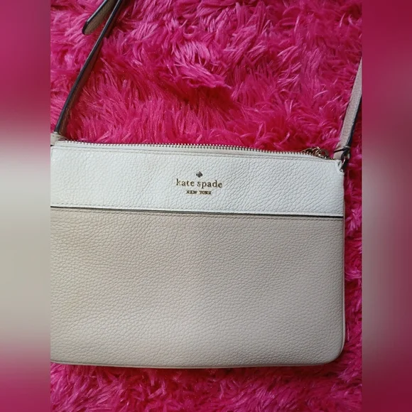 Kate Spade Crossbody, Cream and White Purse, Pebble Leather Bag - Picture 2 of 7
